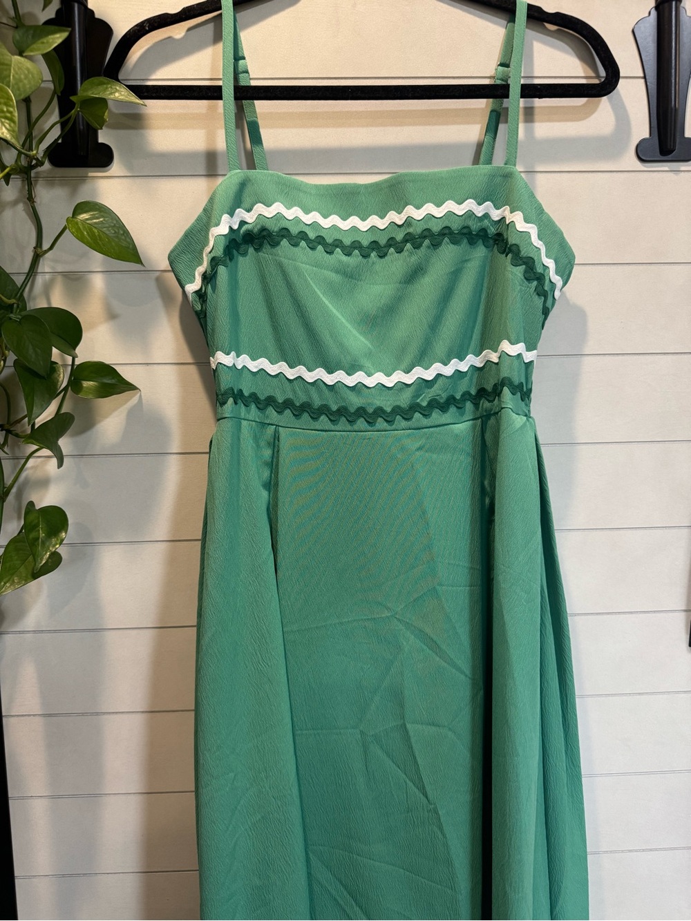 Green Spaghetti-Strap Maxi Dress with Wavy Trim
